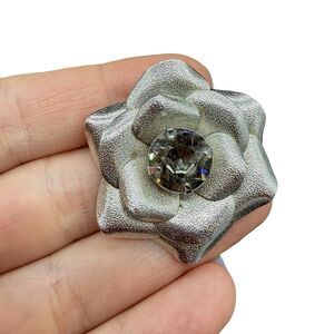 Vintage Jewelry Silver Tone Flower Brooch Flower pendant  Pin